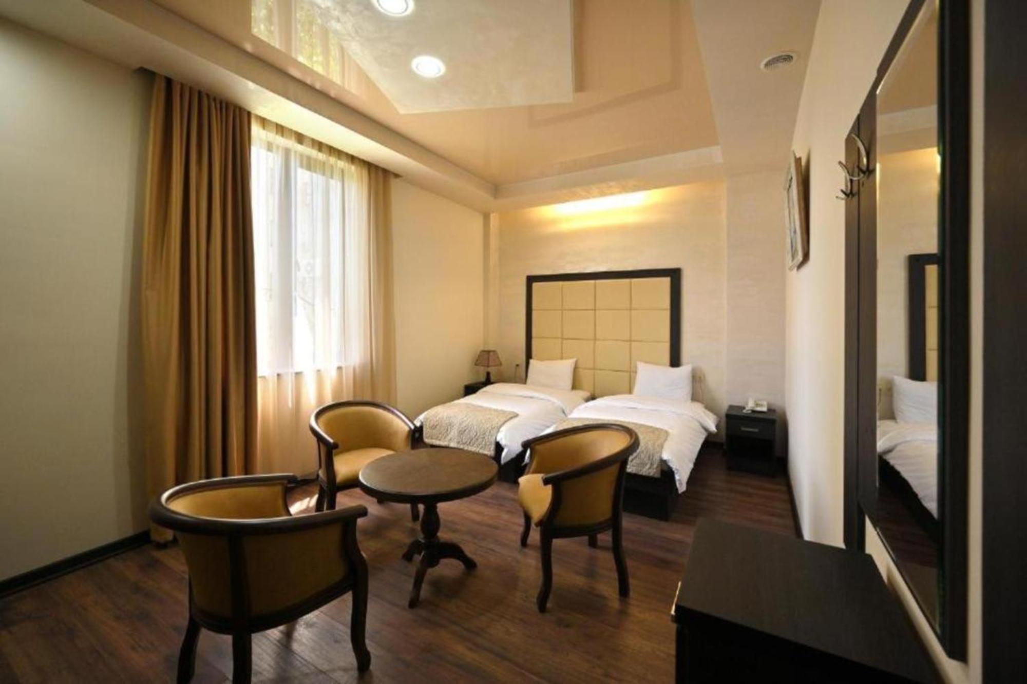 Partez Hotel Erévan Extérieur photo