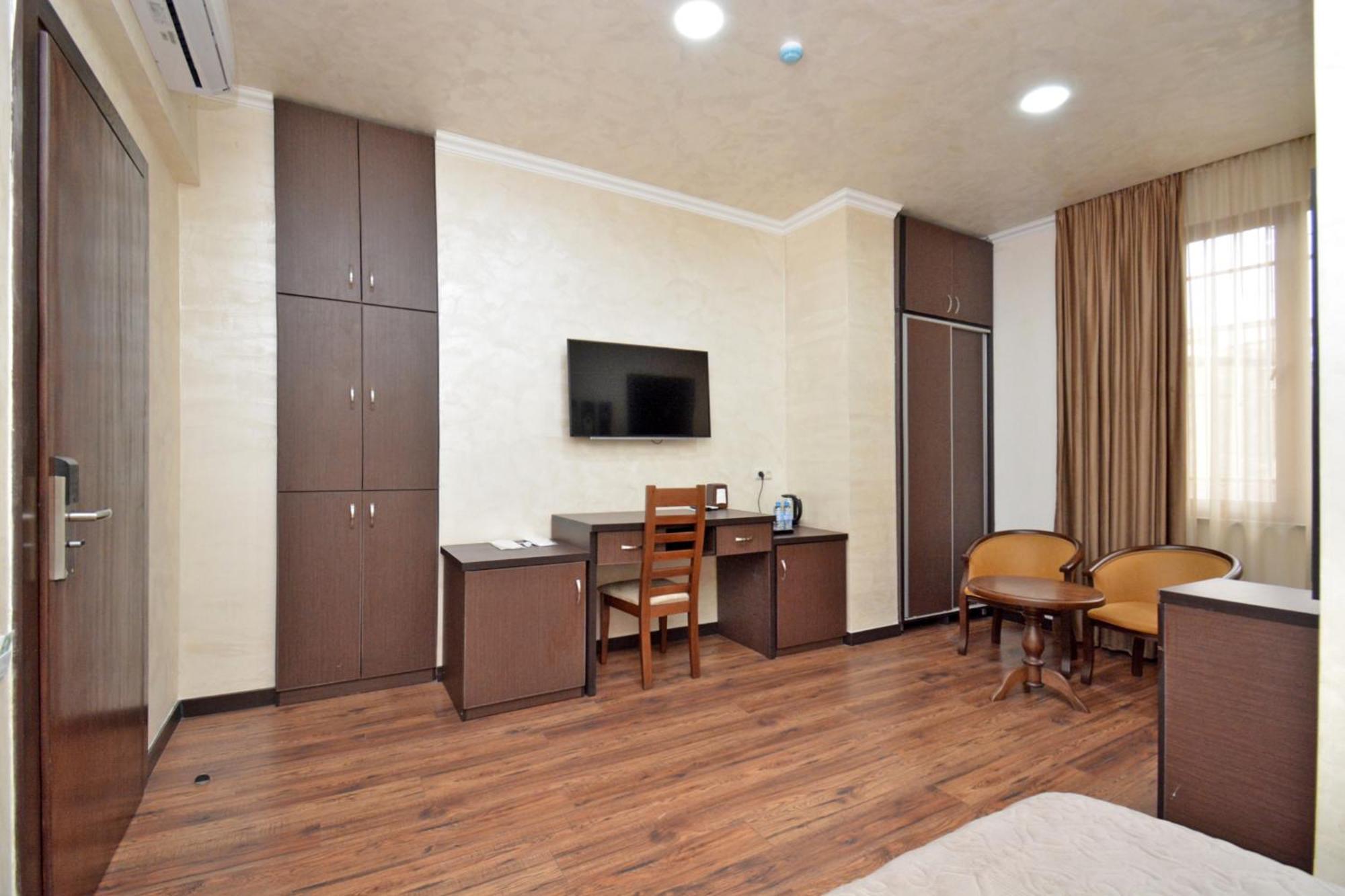 Partez Hotel Erévan Extérieur photo