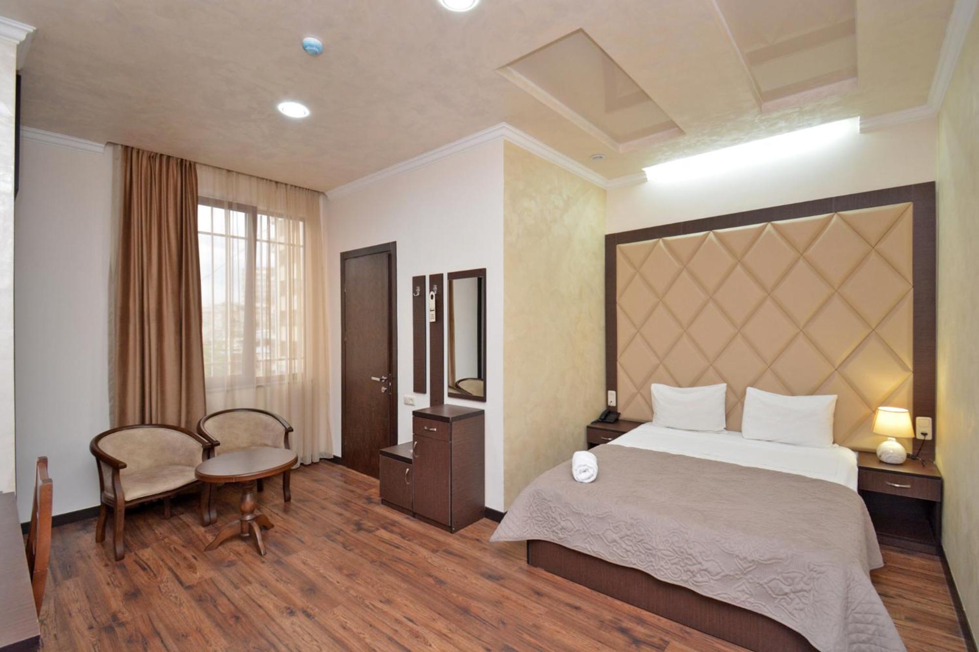 Partez Hotel Erévan Extérieur photo