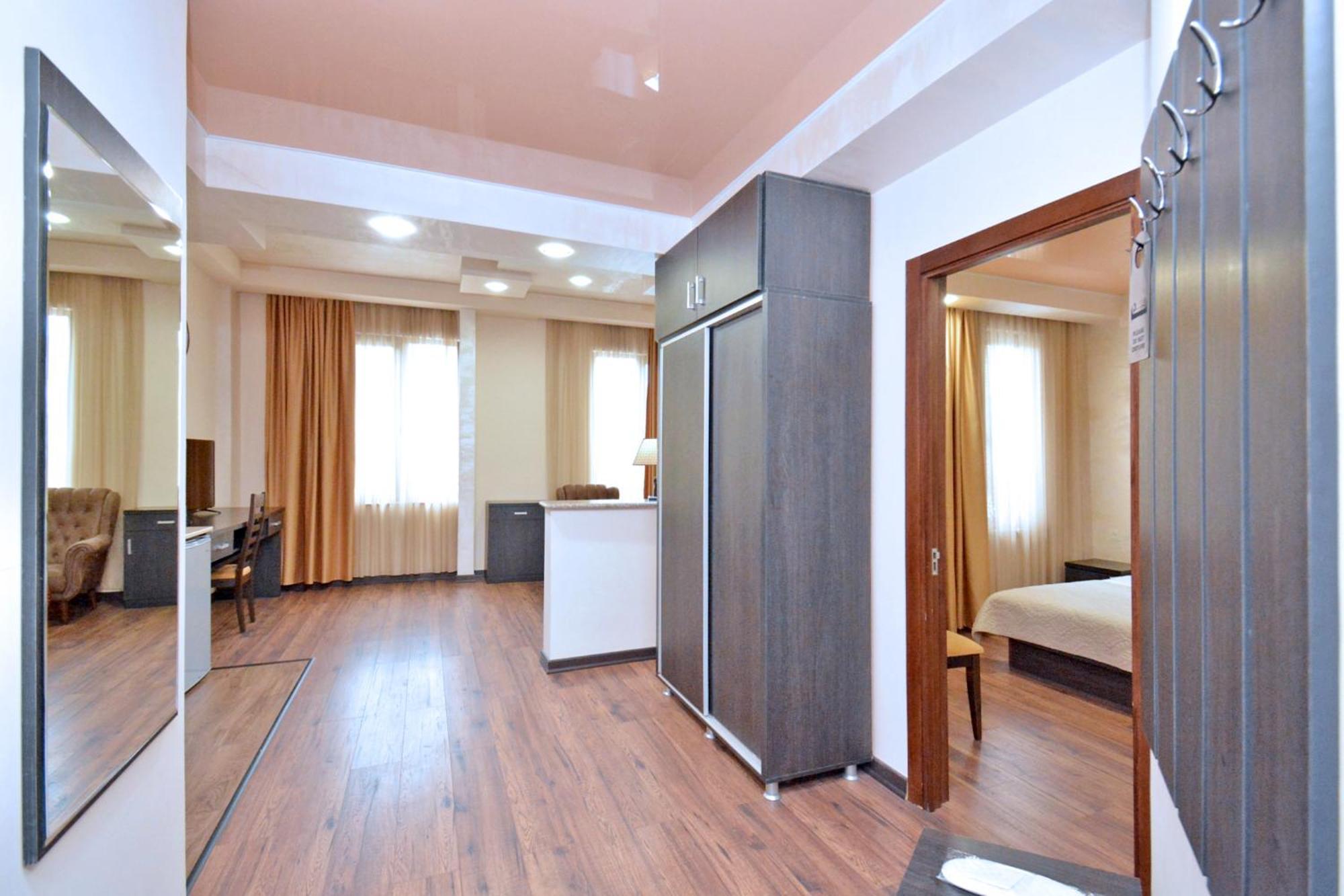 Partez Hotel Erévan Extérieur photo
