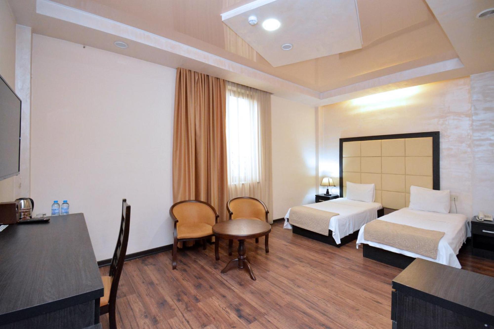 Partez Hotel Erévan Extérieur photo