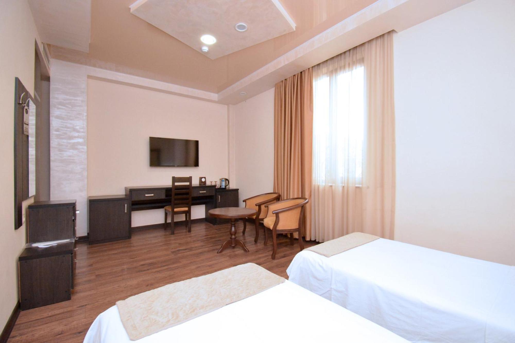 Partez Hotel Erévan Extérieur photo