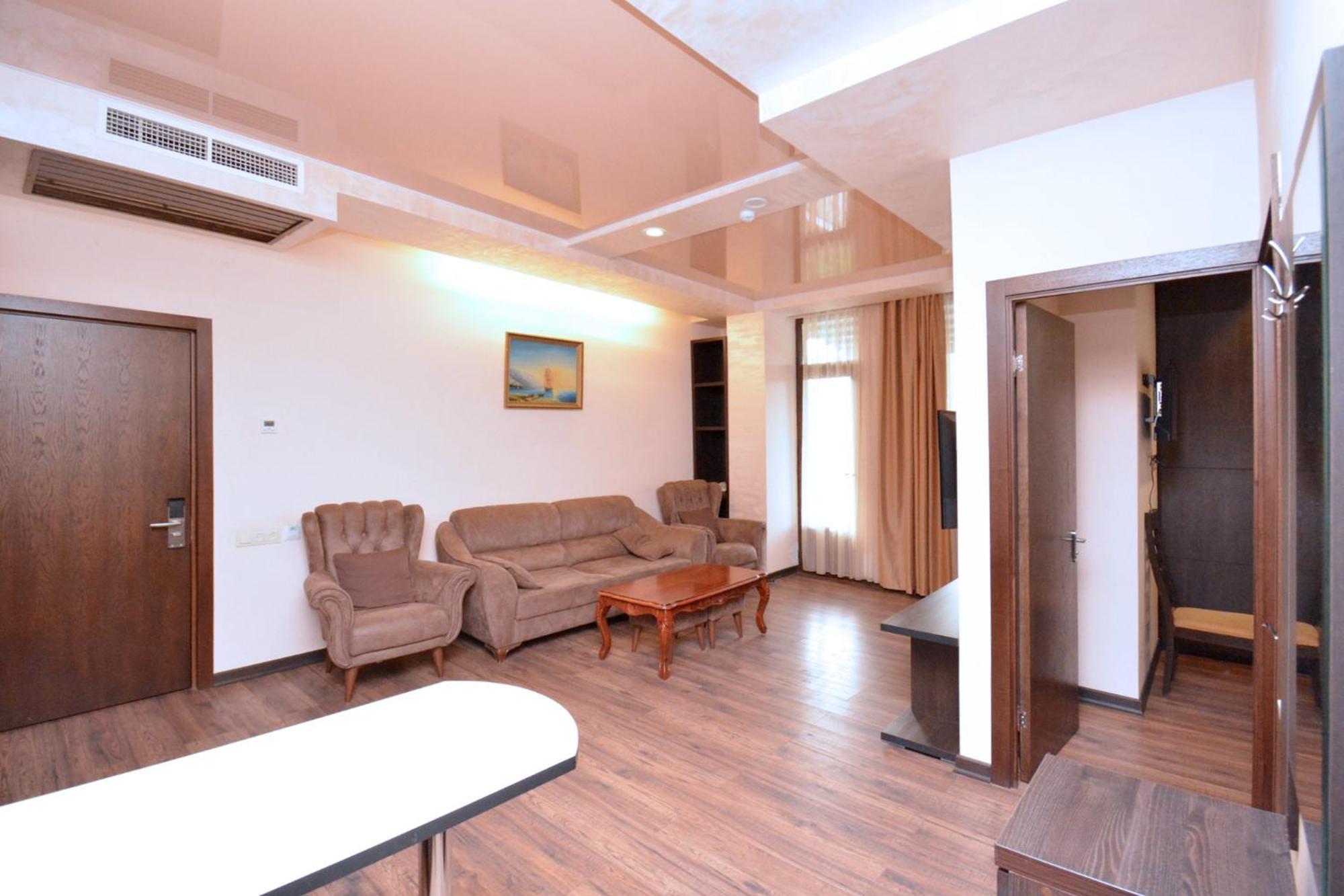 Partez Hotel Erévan Extérieur photo