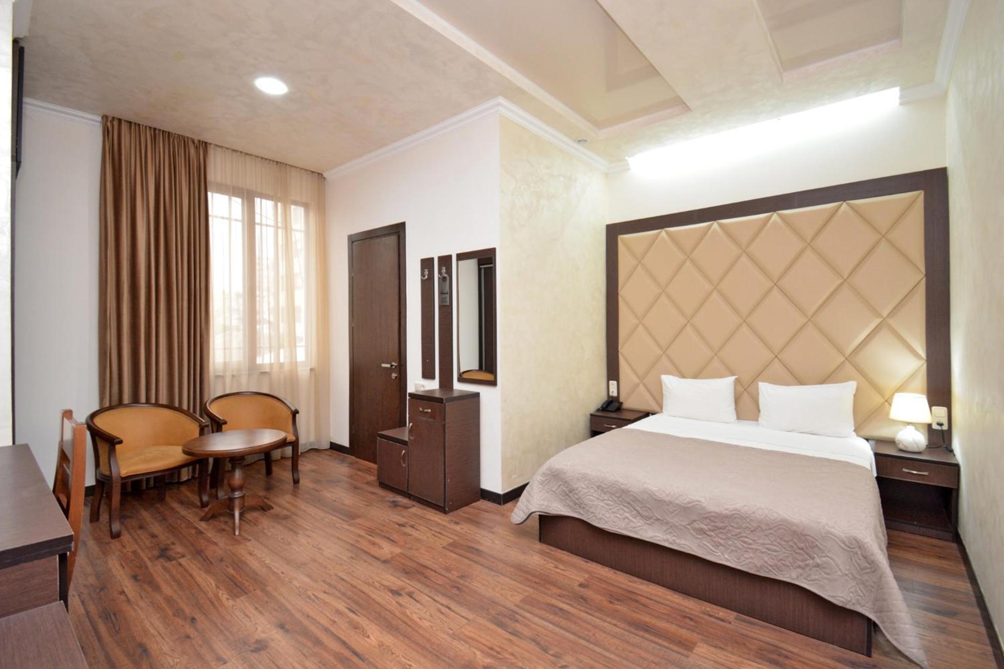 Partez Hotel Erévan Extérieur photo