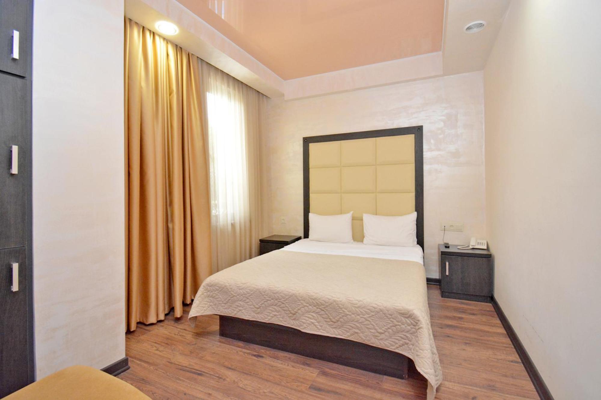 Partez Hotel Erévan Extérieur photo